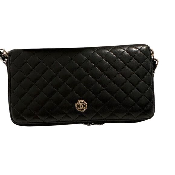 CHANEL Black Quilted Wallet with Gold Accent - Picture 5 of 14